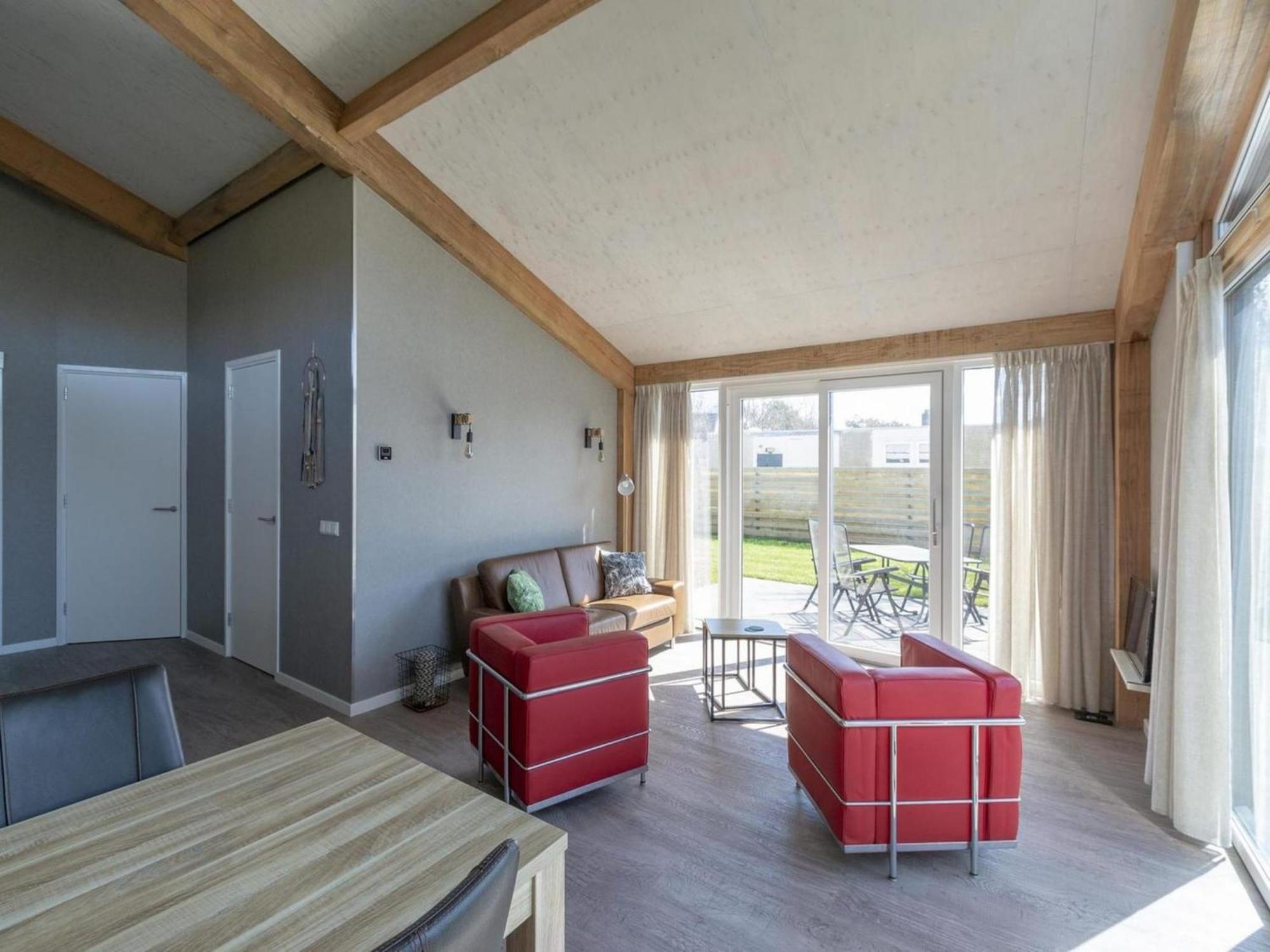 Gorgeous With Patio Ferienhaus